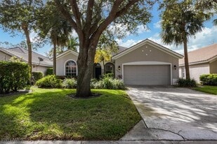 6429 Autumn Woods Blvd in Naples, FL - Building Photo