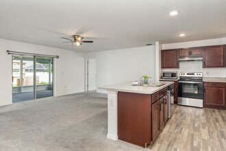 571 Gallagher St SW in Palm Bay, FL - Building Photo - Building Photo