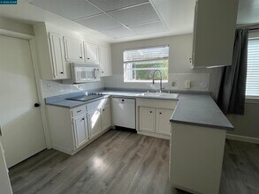 4780 Mintwood Dr in Concord, CA - Foto de edificio - Building Photo