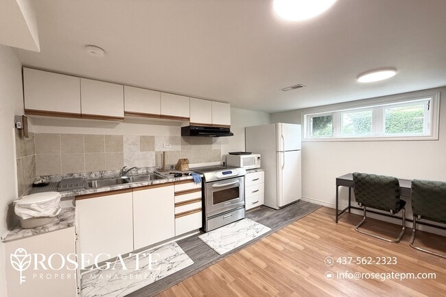 130 Fitzgibbon Ave in Toronto, ON - Building Photo - Building Photo
