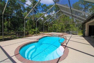 311 31st St NW in Naples, FL - Building Photo