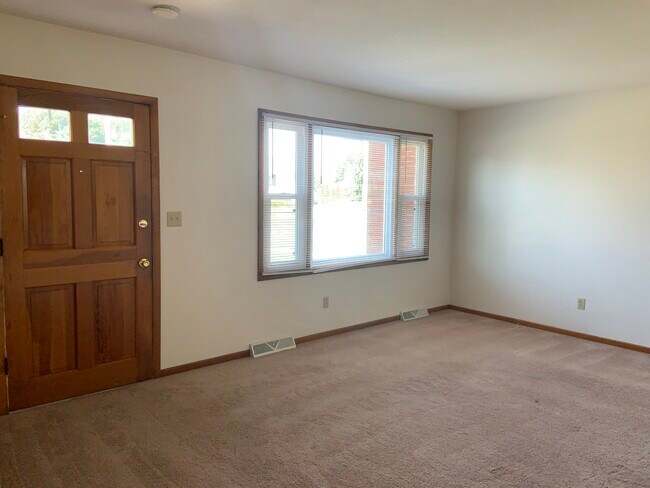 4158 Woodbine Ter in Erie, PA - Building Photo - Building Photo