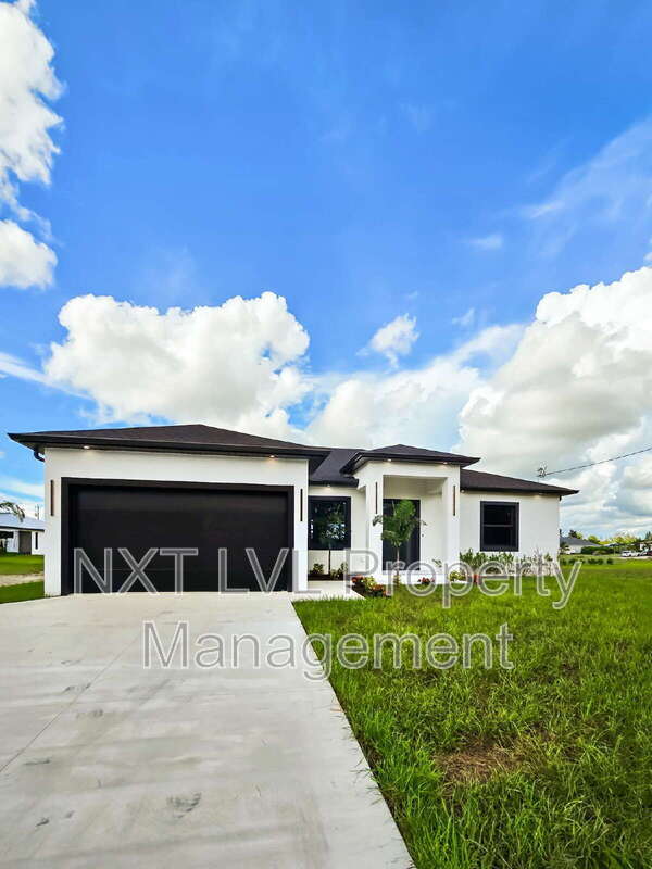 4113 Kismet Pkwy W in Cape Coral, FL - Building Photo - Building Photo