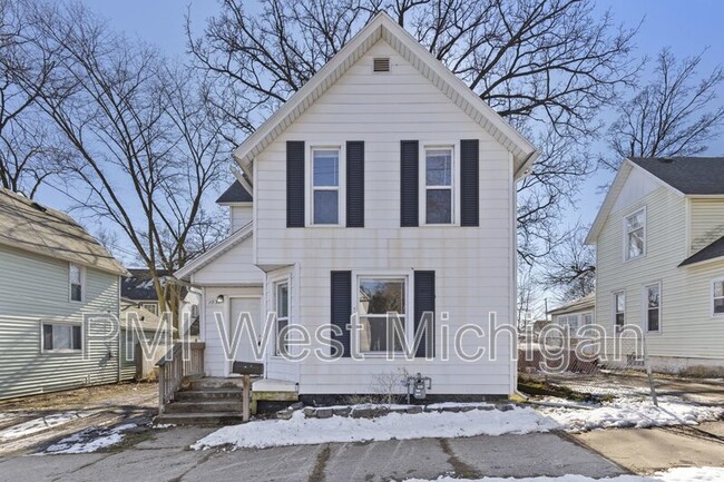 property at 1038 3rd St NW