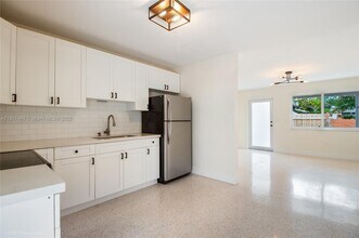 7315 SW 63rd Ct in South Miami, FL - Building Photo - Building Photo