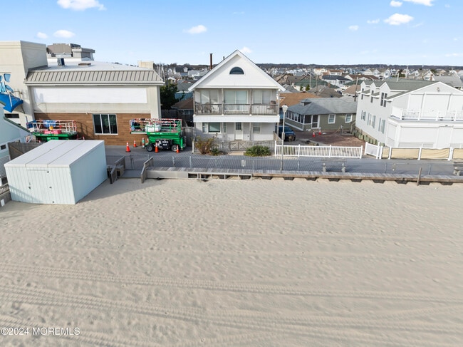 255 Boardwalk in Point Pleasant Beach, NJ - Building Photo - Building Photo