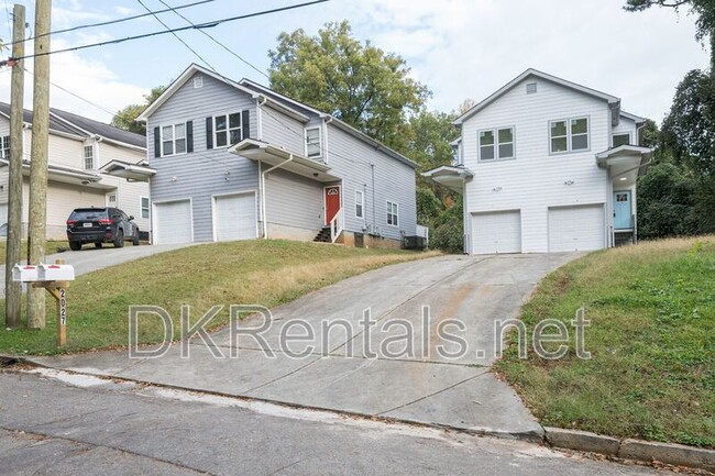 2027 Lois Pl NW in Atlanta, GA - Building Photo - Building Photo