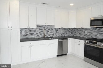 7308 Normandy Dr in Mount Laurel, NJ - Building Photo - Building Photo