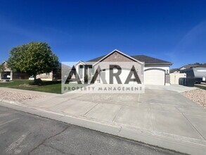 1124 W 2850 S in Syracuse, UT - Building Photo - Building Photo