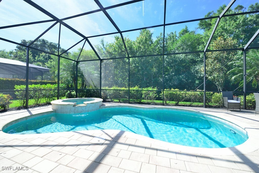3951 Otter Bend Cir in Ft. Myers, FL - Foto de edificio