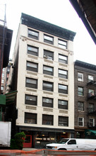 130 W 28th St in New York, NY - Foto de edificio - Building Photo