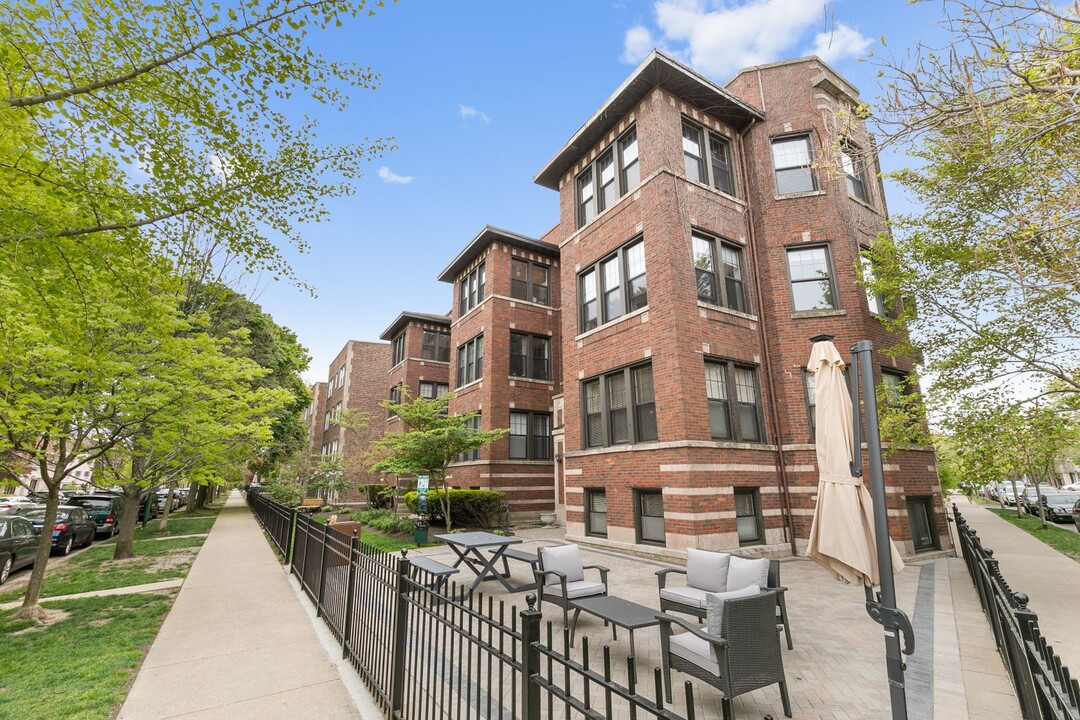 7648 N Eastlake Ter, Unit 1 in Chicago, IL - Foto de edificio