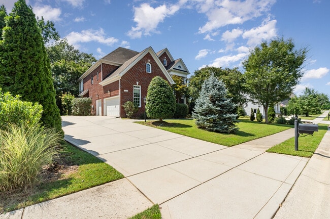 property at 14724 Murfield Ct
