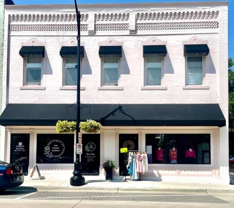 112 E Salem Ave in Indianola, IA - Building Photo