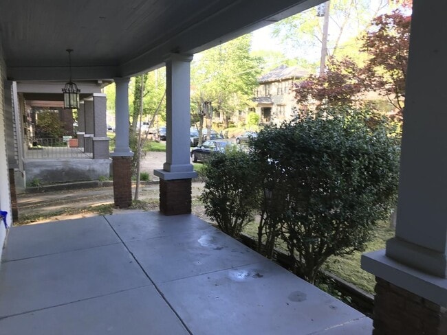 125 N Evergreen St in Memphis, TN - Building Photo - Building Photo