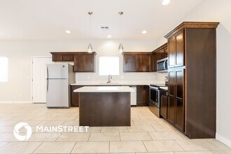 2000 N 36th St in Phoenix, AZ - Foto de edificio - Building Photo