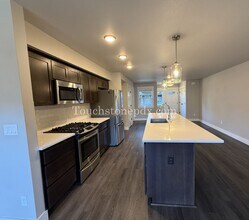 16818 Chula Vista Ave in Sandy, OR - Building Photo - Building Photo