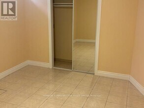 37 Cabinet Crescent in Vaughan, ON - Building Photo - Building Photo