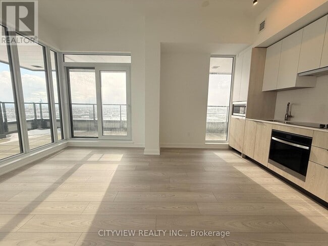 1007 The Queensway in Toronto, ON - Building Photo - Building Photo