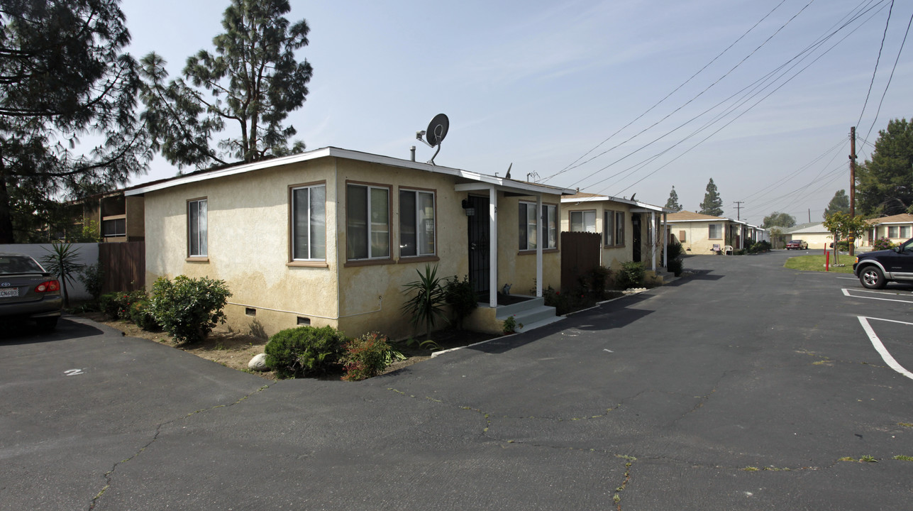 9192 Citrus Ave in Fontana, CA - Building Photo