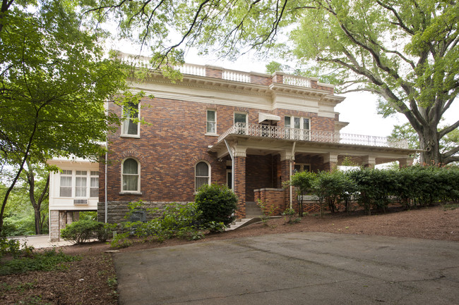 Herndon House Apartments in Atlanta, GA - Building Photo - Building Photo