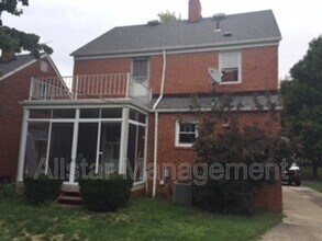 330 E 211th St in Euclid, OH - Building Photo - Building Photo