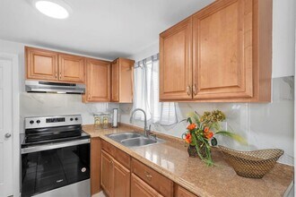 3394 74th Ave N in St. Petersburg, FL - Building Photo - Building Photo