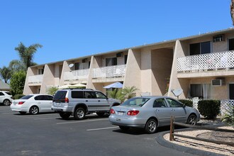 1286 N Mollison Ave in El Cajon, CA - Building Photo - Building Photo