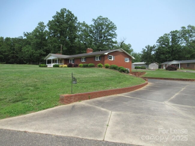 1357 Beal Rd in Lincolnton, NC - Building Photo - Building Photo