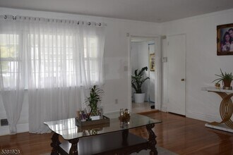 193 McFarlane Rd in Woodbridge Township, NJ - Building Photo - Building Photo