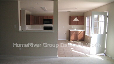1912 Shasta View Dr in Justin, TX - Building Photo - Building Photo