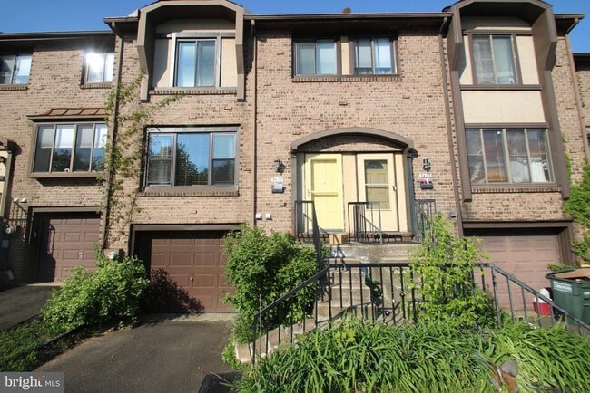 property at 3478 Coventry Pl