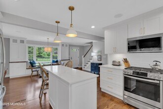 57 W River Rd in Rumson, NJ - Building Photo - Building Photo