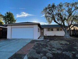 6403 Vegas Dr in San Jose, CA - Building Photo