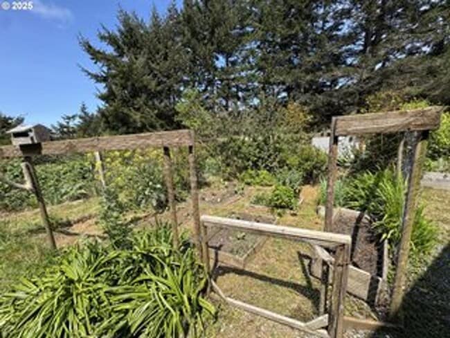 94516 Riley Creek Way in Gold Beach, OR - Building Photo - Building Photo