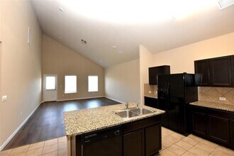 5725 Roderick Dr in Austin, TX - Building Photo - Building Photo