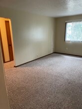 9032 Ohio St, Unit 1 bedroom in Omaha, NE - Foto de edificio - Building Photo