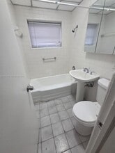 1947 Lincoln St in Hollywood, FL - Building Photo - Building Photo