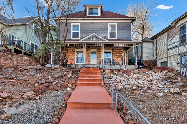 1125 Manitou Ave