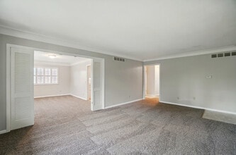 4057 W Bancroft St in Toledo, OH - Building Photo - Building Photo