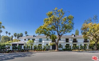 927 Whittier Dr in Beverly Hills, CA - Building Photo