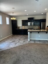 7037 N Creative Dr in Fresno, CA - Building Photo - Building Photo