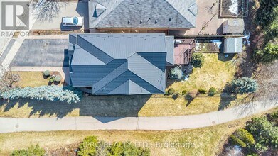 26 Beavervalley Dr in Brampton, ON - Building Photo - Building Photo