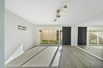 2013 Winrock Blvd in Houston, TX - Building Photo - Building Photo