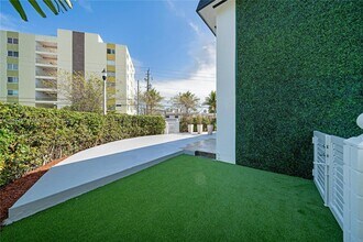 7994 Crespi Blvd in Miami Beach, FL - Building Photo - Building Photo