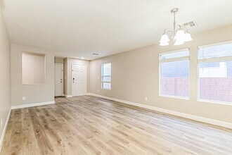 217 Bella Matese Ave in Las Vegas, NV - Building Photo - Building Photo