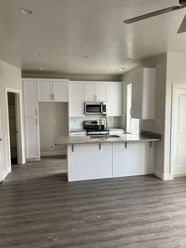 573 E Steeplechase Rd in Washington, UT - Building Photo - Building Photo