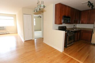 630 W Wrightwood Ave in Chicago, IL - Foto de edificio - Building Photo