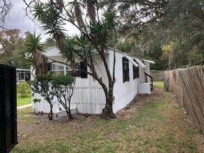 21364 Canal Dr in Brooksville, FL - Building Photo - Building Photo