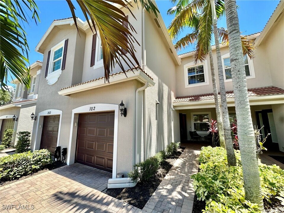 6532 Monterey Point in Naples, FL - Building Photo